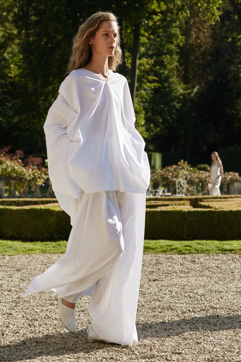 the-row-spring-2016-rtw-01